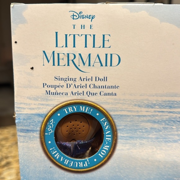 Disney Parks Live Action Singing Little Mermaid Ariel Doll NEW in box - Picture 6 of 6